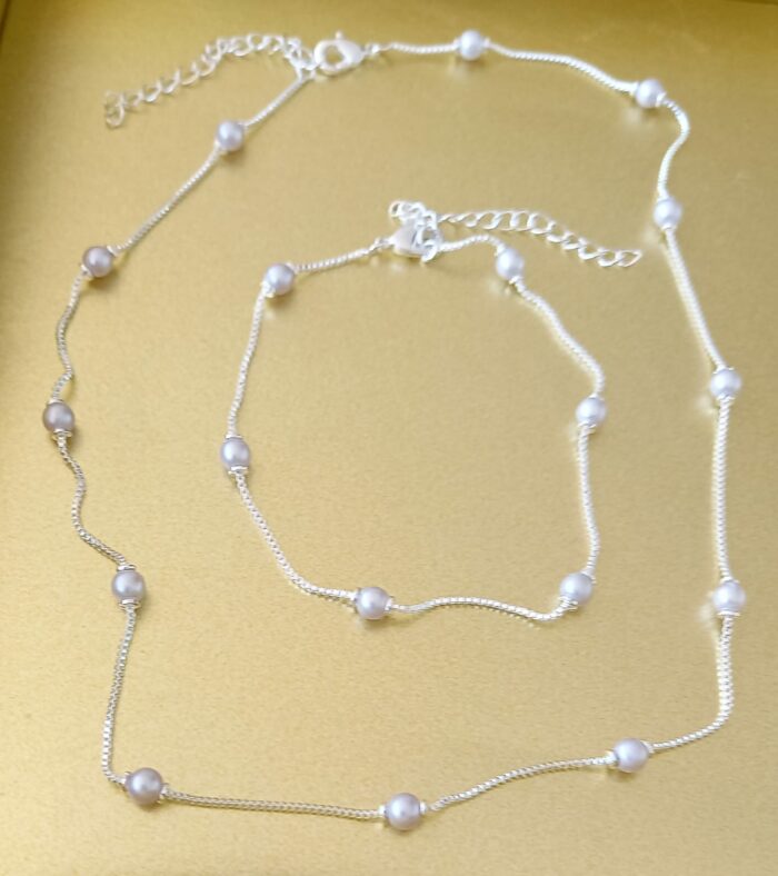 Conjunto de Colar e Pulseira com Pérolas e Cordão em Prata