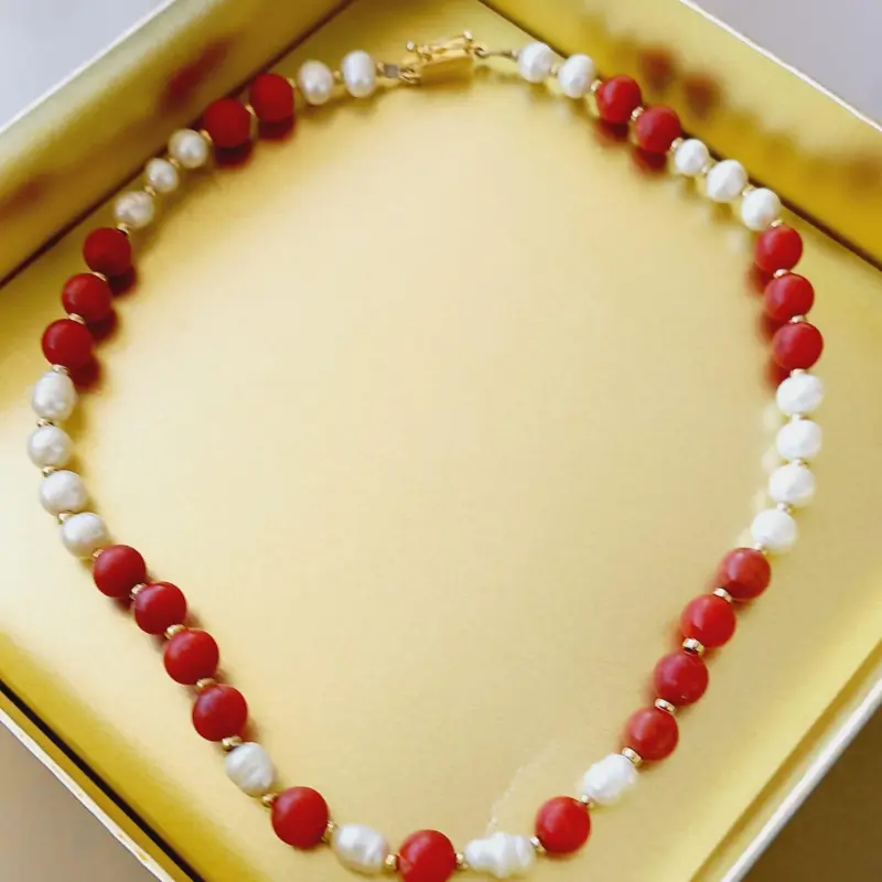 Colar Pérolas de Água Doce com Corais Havaianos Vermelhos By Solange Marçal