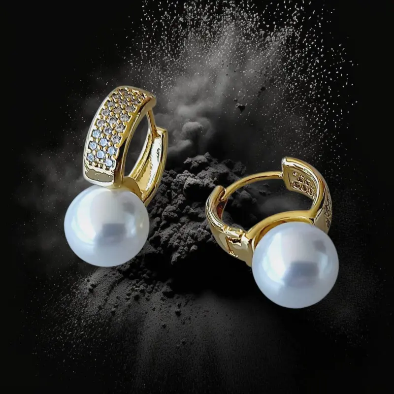 Brinco Argola Cravejado de Micro Zircônias com Pérola