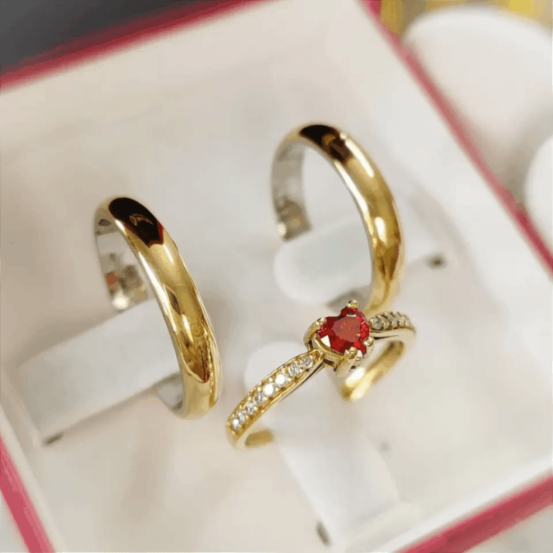 Alianças abauladas 4mm + Anel Cherry (Escolha a Cor da Pedra)