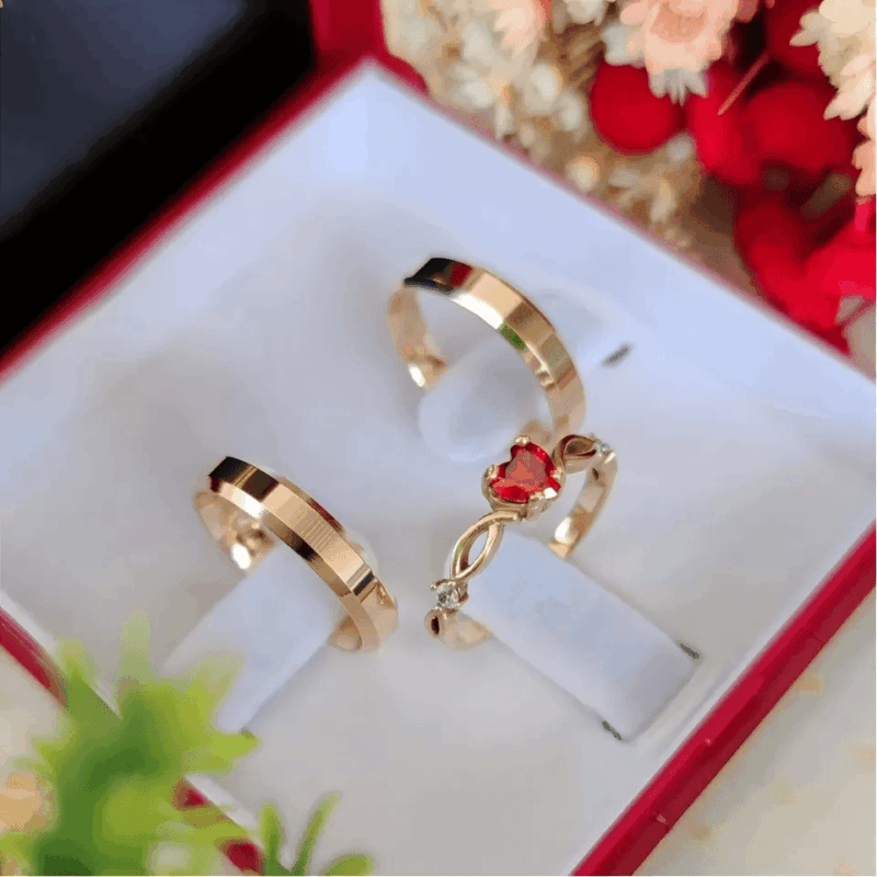 Conjunto Alianças Mod.R5 Italiana 4mm + Anel Love