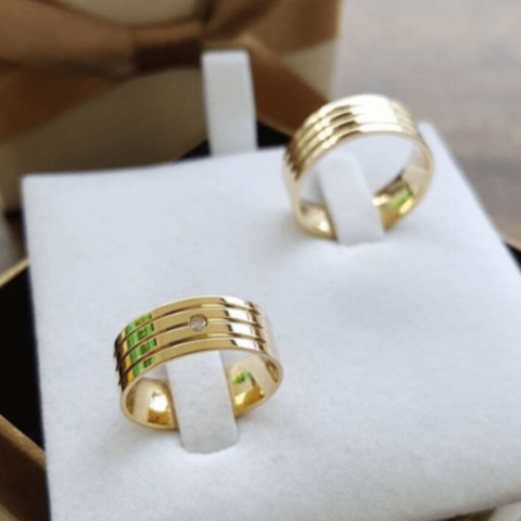 Par Alianças de Moedas Antigas Trabalhadas 8mm com frisos