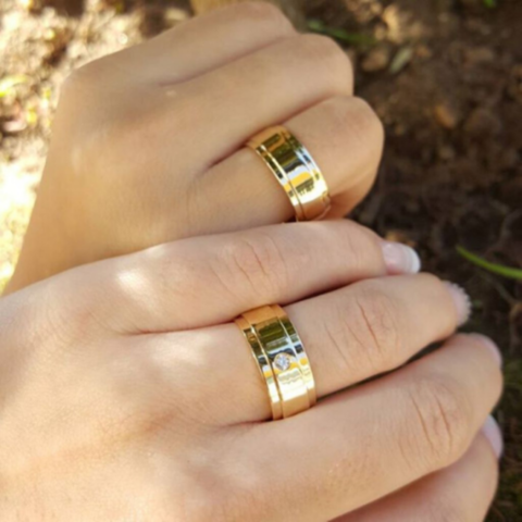 Par Alianças de Moedas Antigas Trabalhadas 8mm Mod. R7