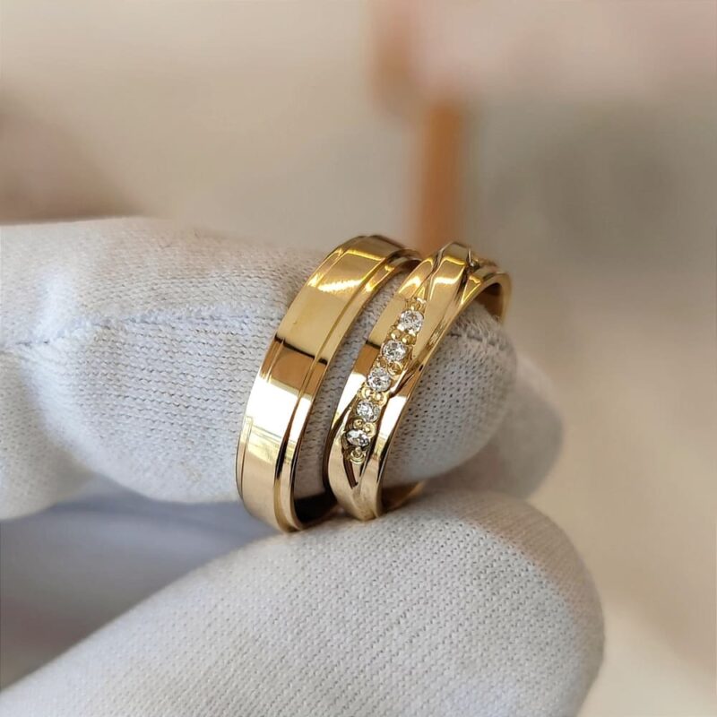 Par de alianças 4mm com 15 zircônias modelo Elo