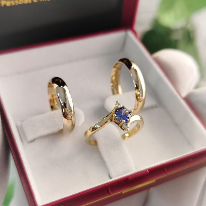 Par de Alianças abauladas 4mm + Anel Jasmin ( Escolha a cor da pedra )