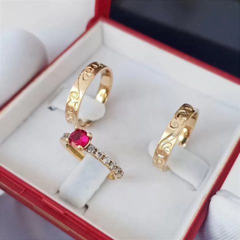 Par de Alianças Mod. Florença + Anel Madrid