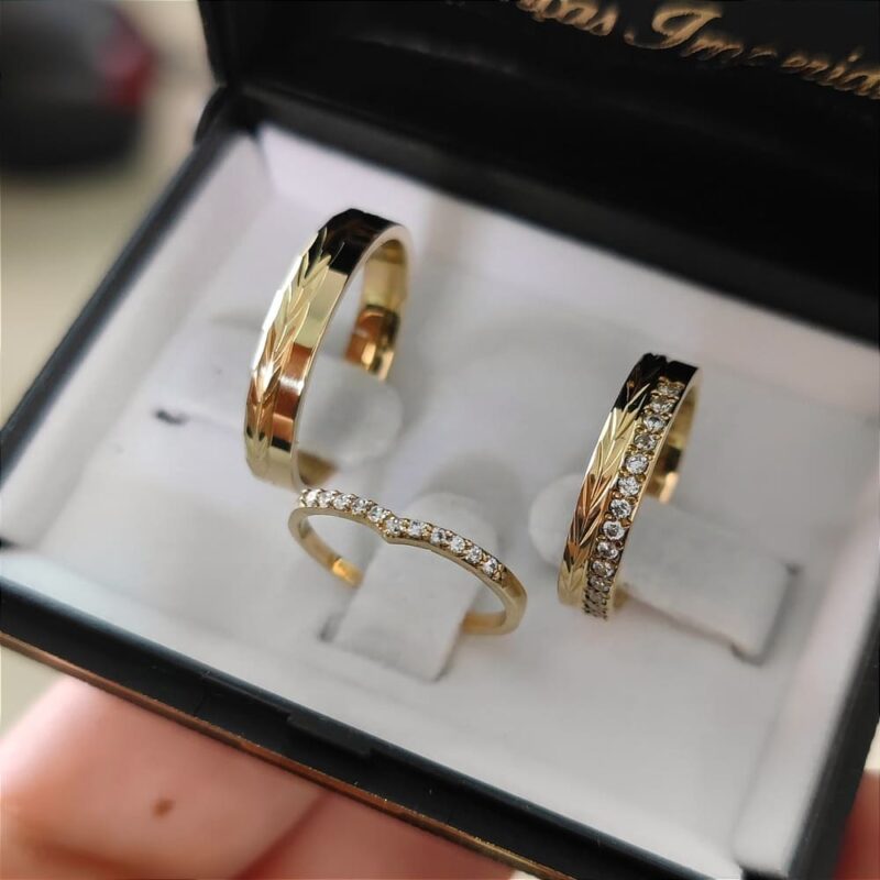 Par de Alianças Mod. Mimo 4mm + Anel Life